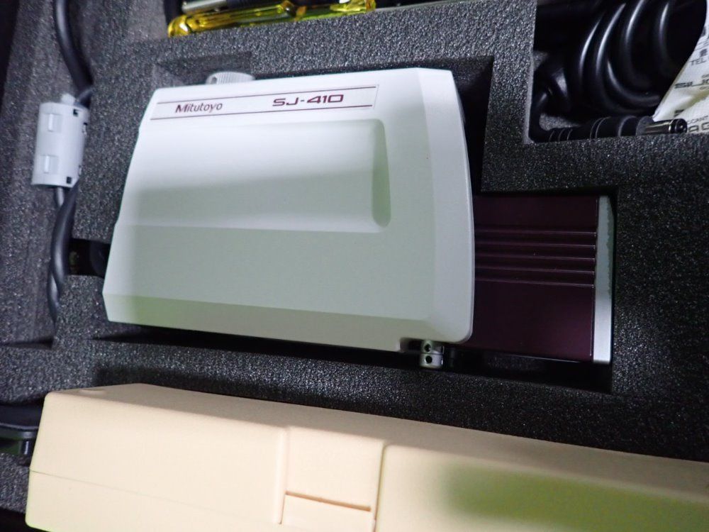 Mitutoyo Sj-410 Surface Roughness Measuring Tester - Sj-410