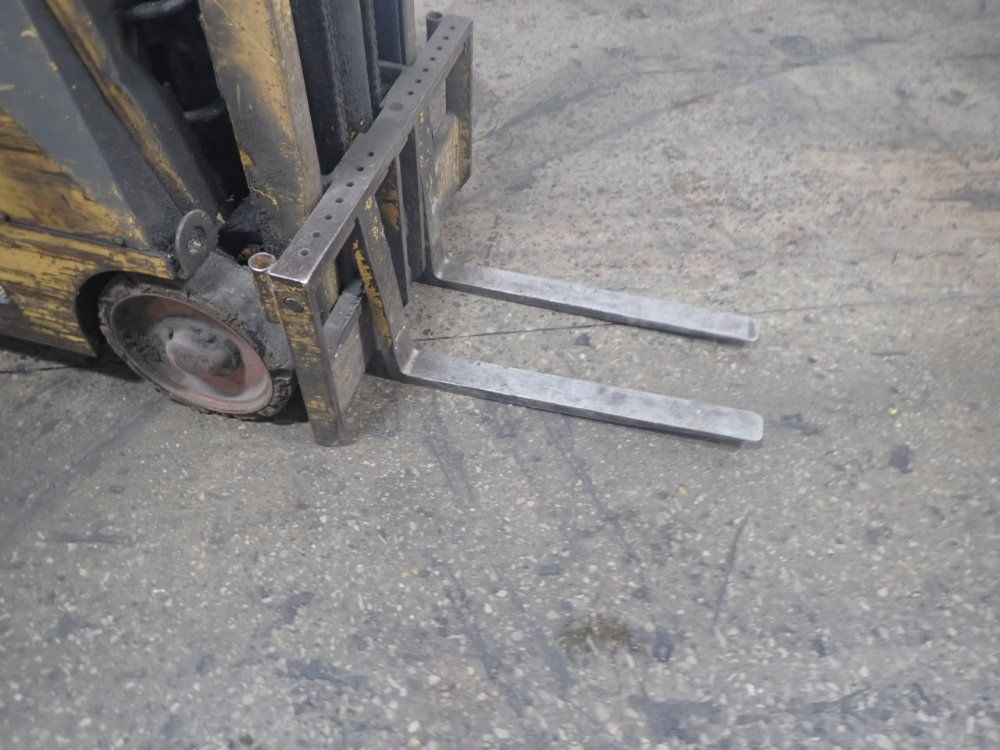 Towmotor Gas Forklift