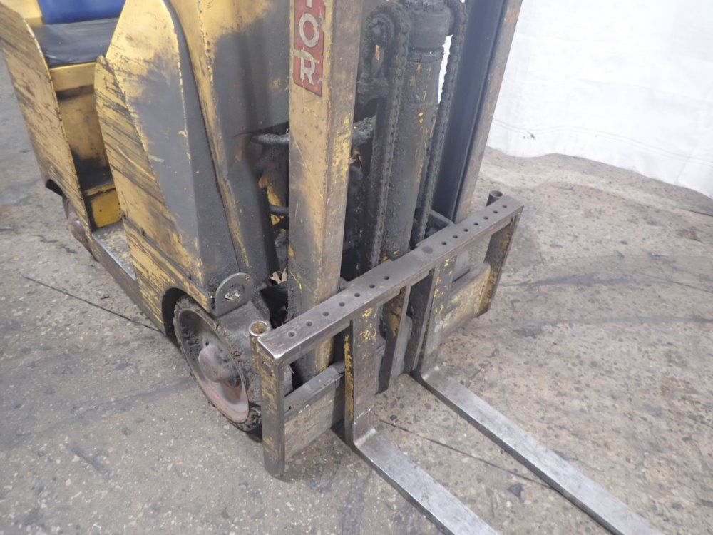 Towmotor Gas Forklift