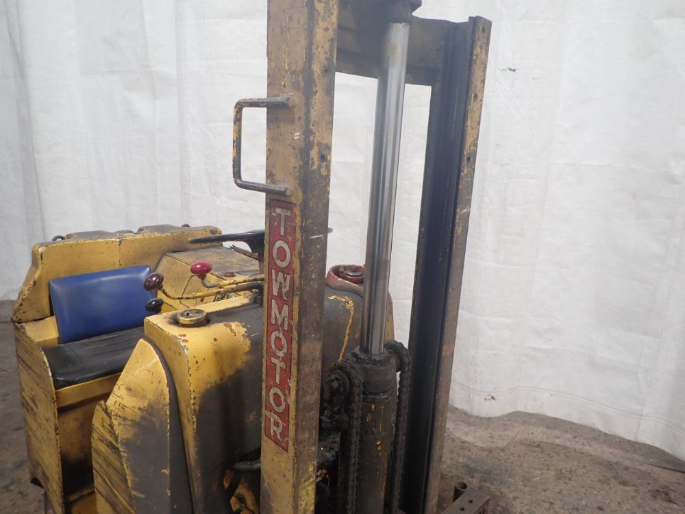 Towmotor Gas Forklift