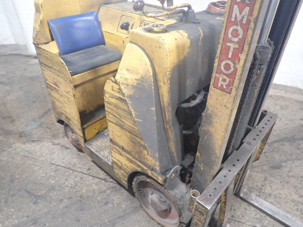 Towmotor Gas Forklift