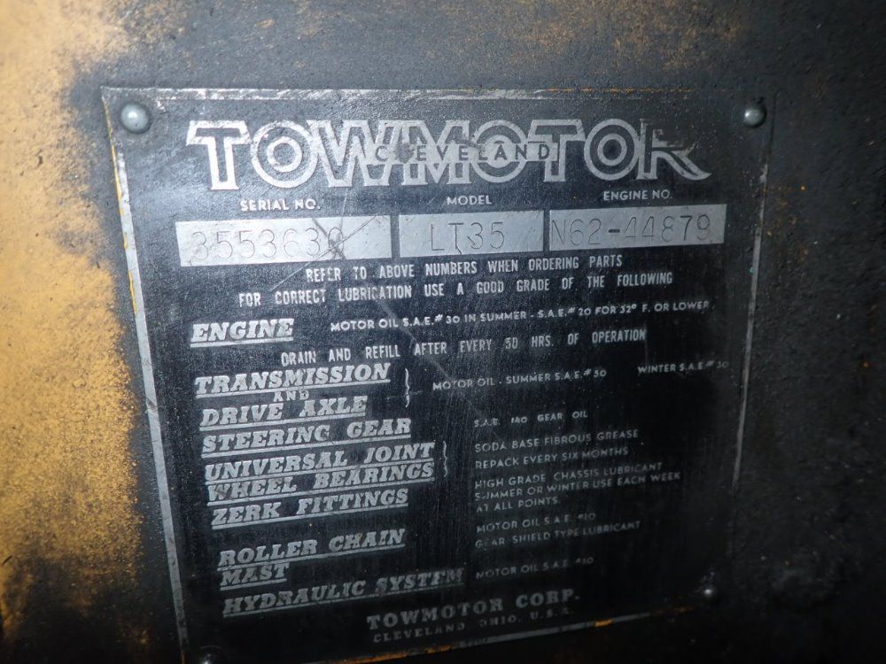 Towmotor Gas Forklift