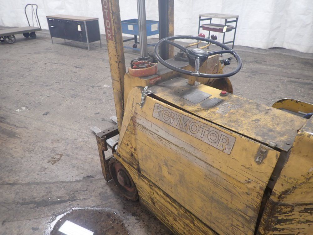 Towmotor Gas Forklift