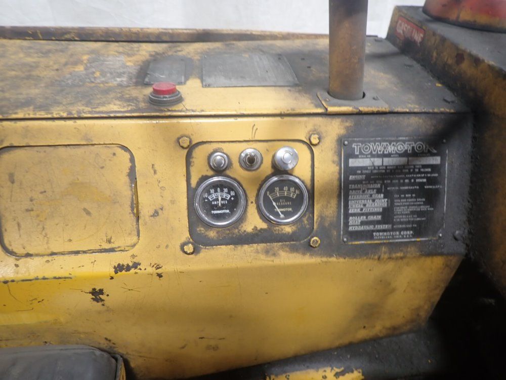 Towmotor Gas Forklift