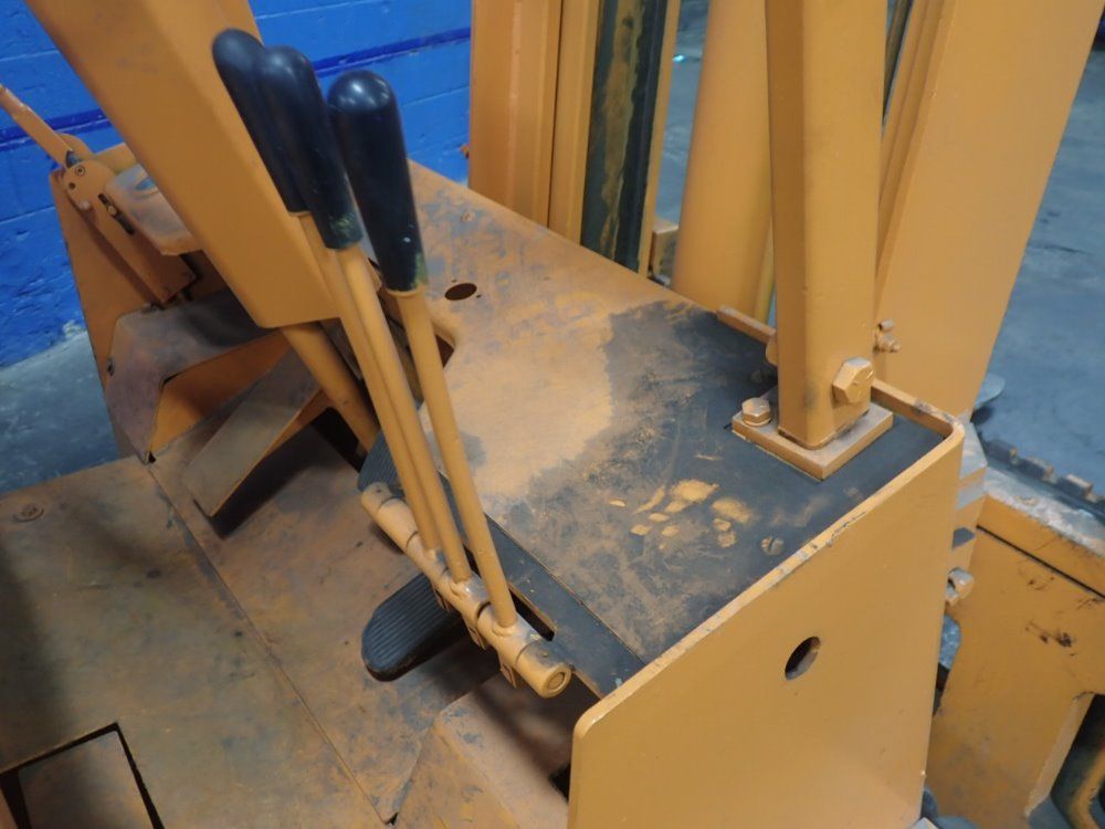 Allis Chalmers Propane Forklift