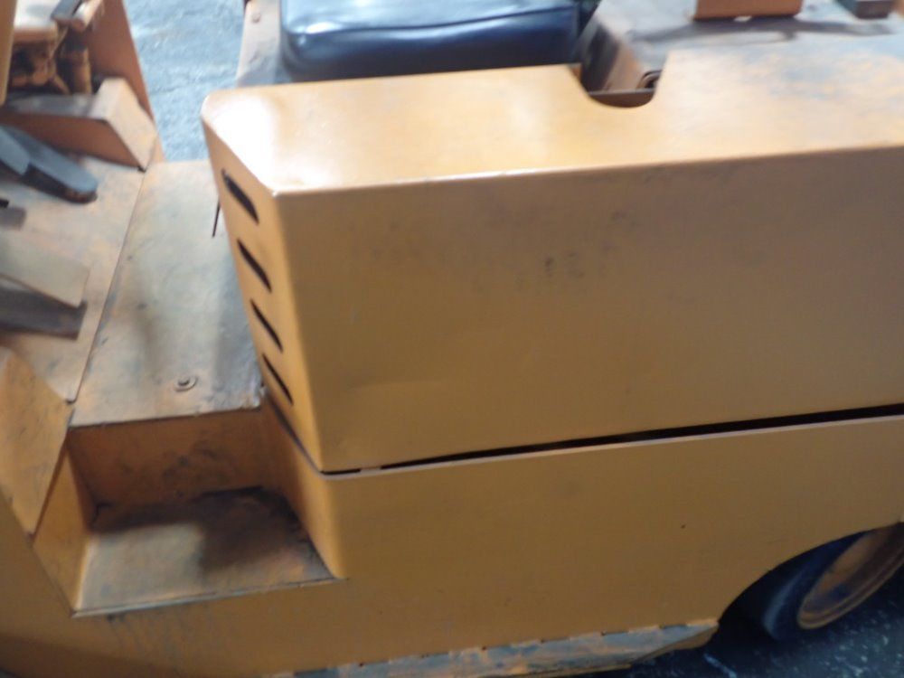 Allis Chalmers Propane Forklift