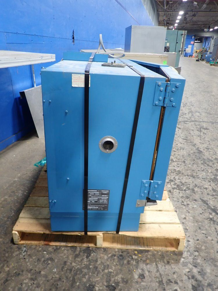 Thermotron Environmental Chamber