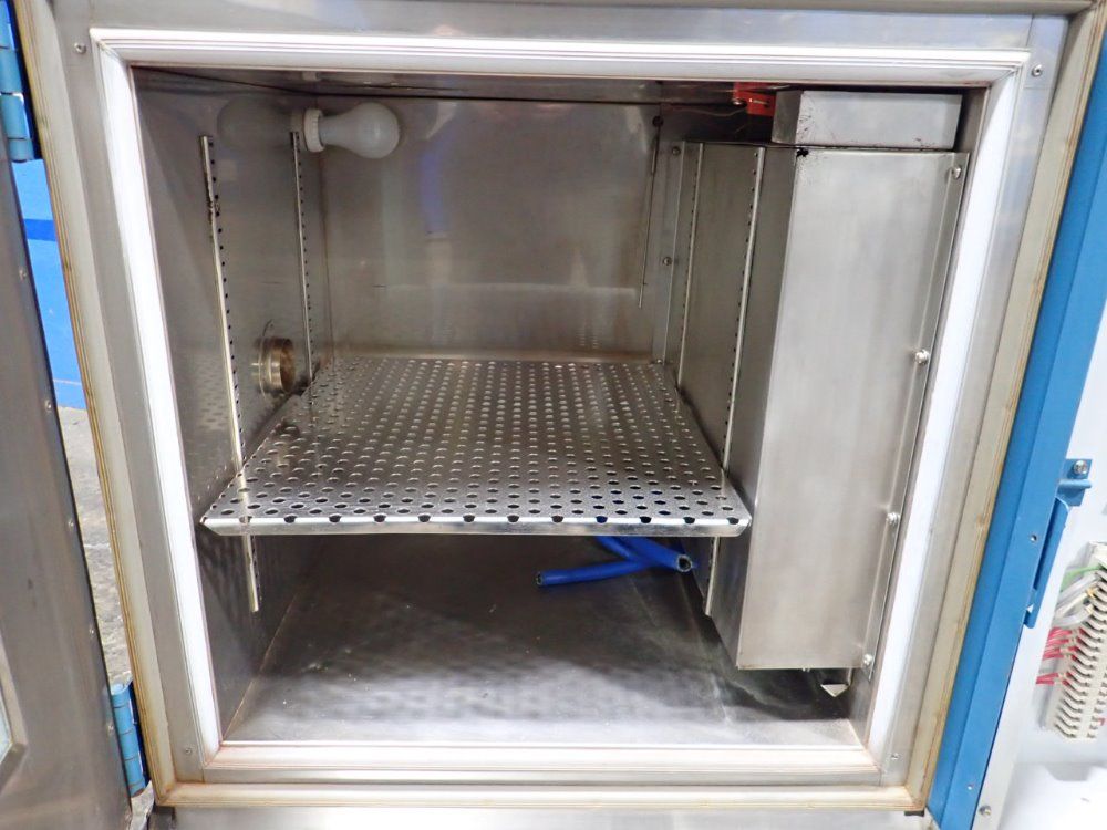 Thermotron Environmental Chamber