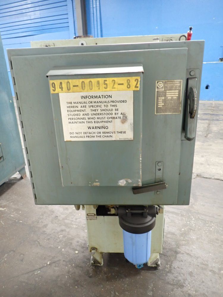 Giddings & Lewis Grinder