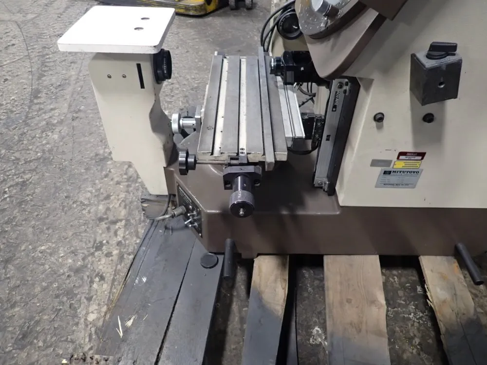 Mitutoyo 13" Ph-350 Optical Comparator - Ph-350