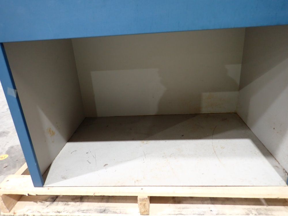 Macbeth 33" X 24" X 20" Light Box - Spl75b