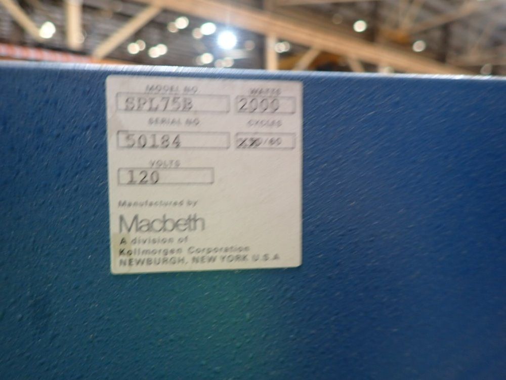 Macbeth 33" X 24" X 20" Light Box - Spl75b