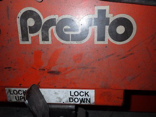 Lee Enginerring / Presto 2000 Lbs Hydraulic Gaylord Lift - Pts50-20ac