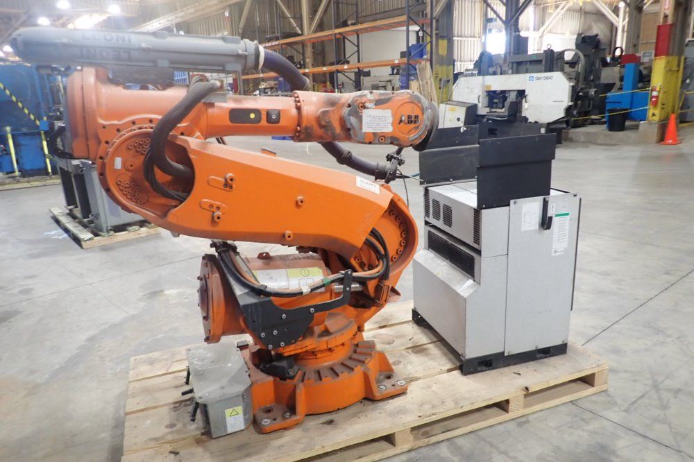 Abb 16 Amp Robot/controller - Aa002119