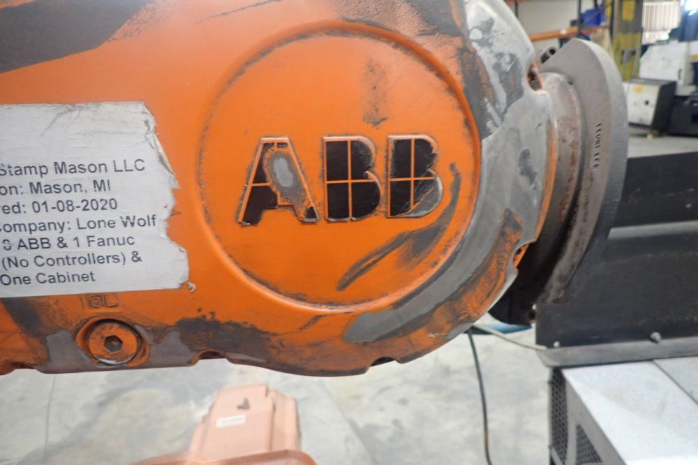 Abb 16 Amp Robot/controller - Aa002119