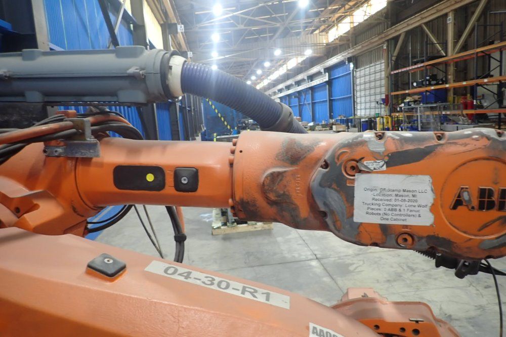 Abb 16 Amp Robot/controller - Aa002119