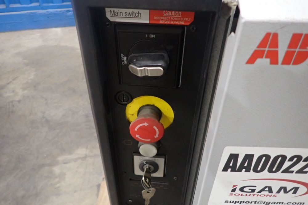 Abb 16 Amp Robot/controller - Aa002119
