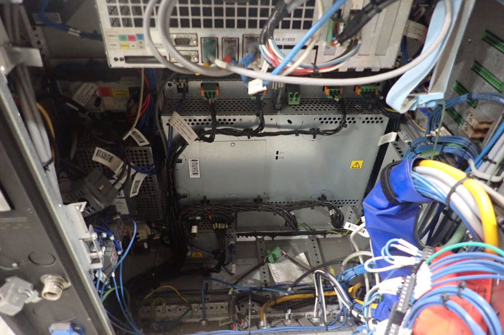 Abb 16 Amp Robot/controller - Aa002119