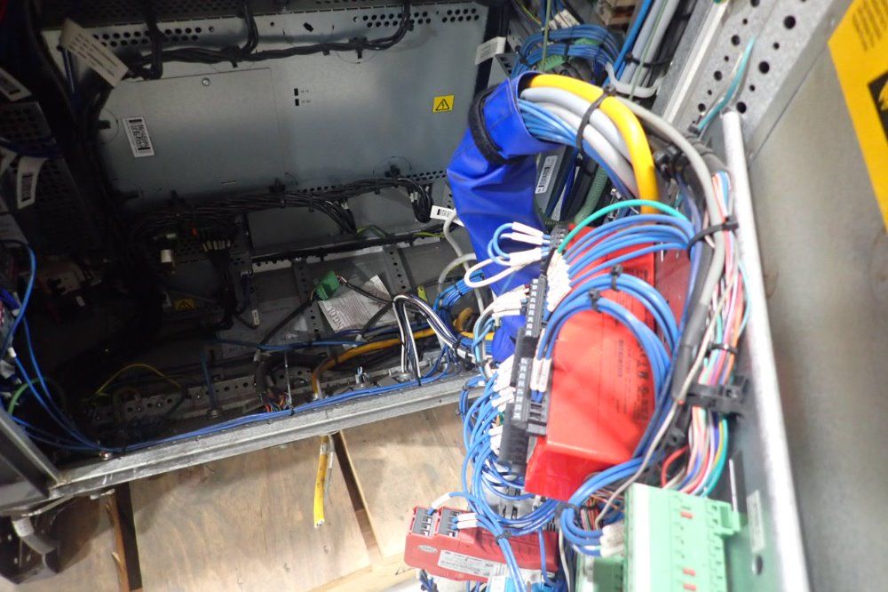 Abb 16 Amp Robot/controller - Aa002119