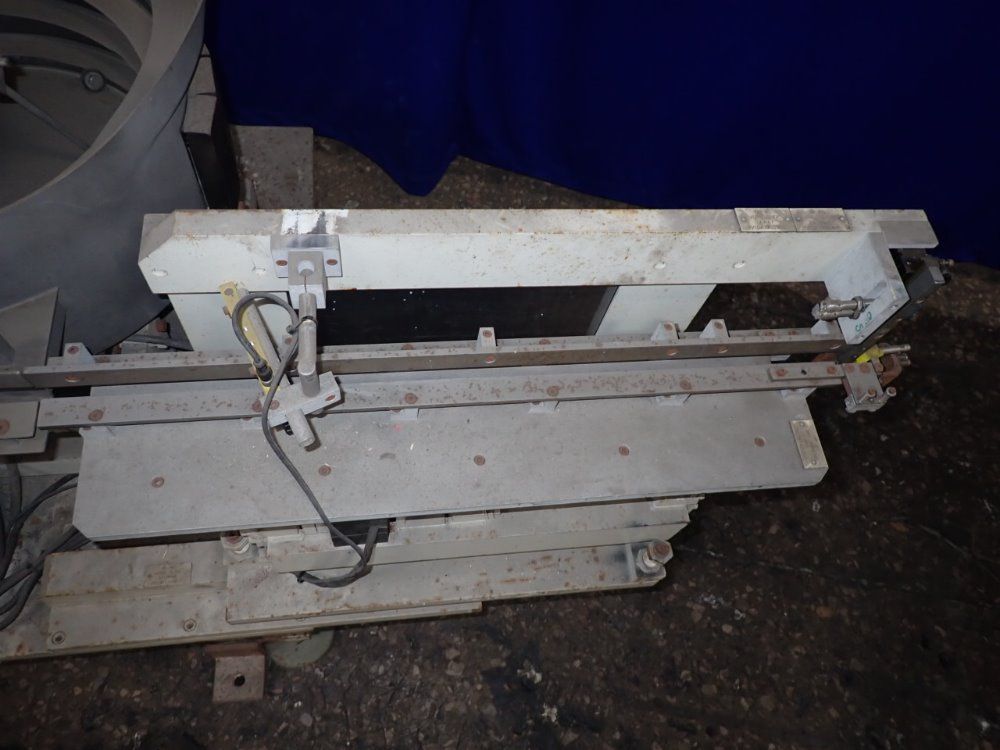 Custom Feeder Company Vibratory Feeder