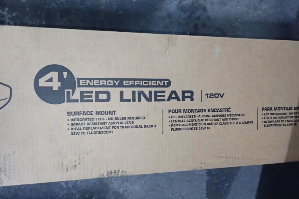 Lithonia Lighting 4' Light Fixtures