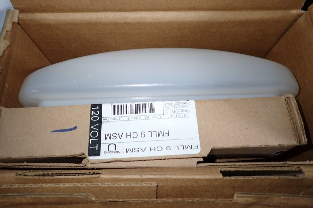 Lithonia Lighting 4' Light Fixtures