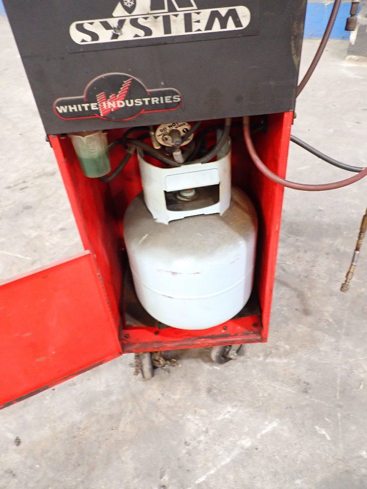 White Refrigerant Recovery And Charging System
