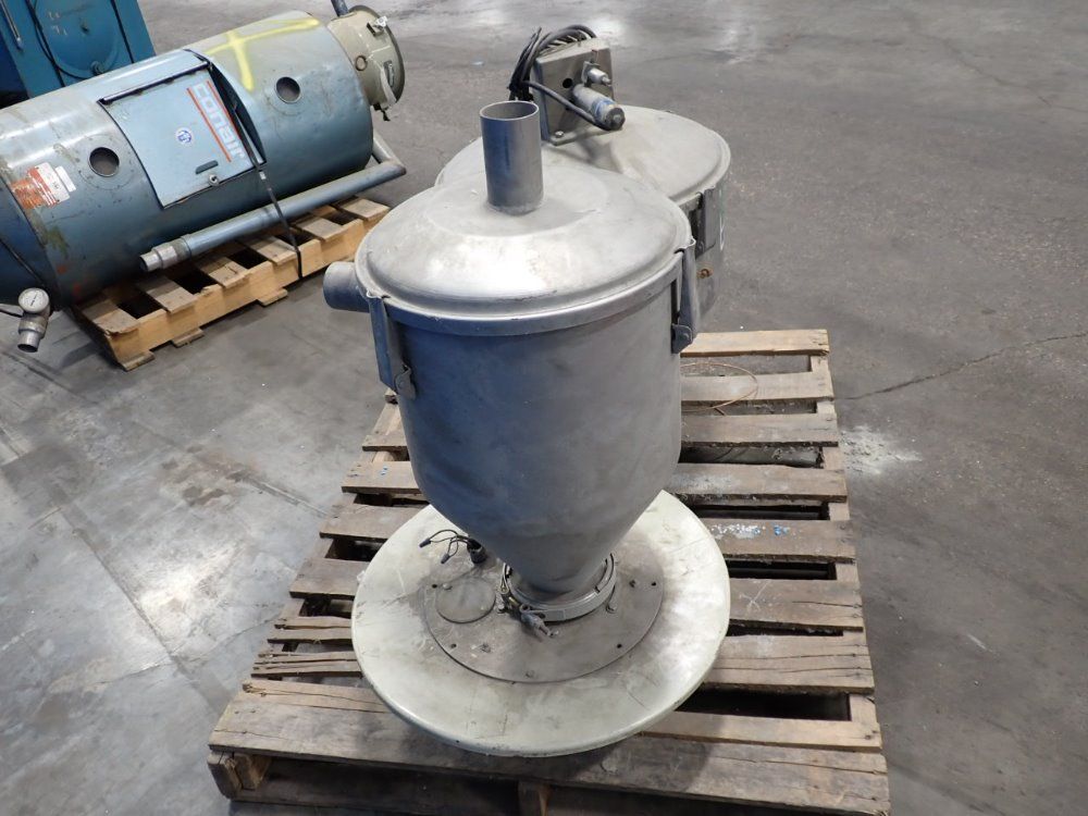 Una-dyn 25' / 50' Vacuum Hoppers