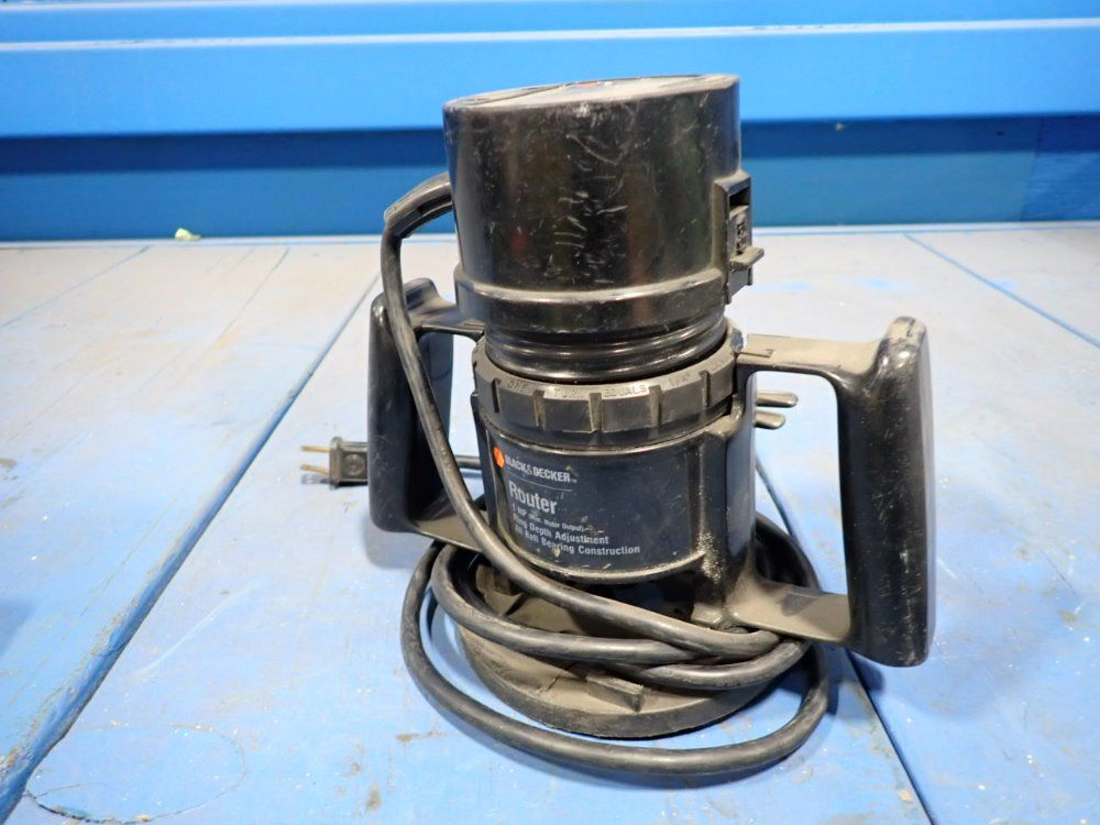 Black And Decker 1 Hp Router - 7604