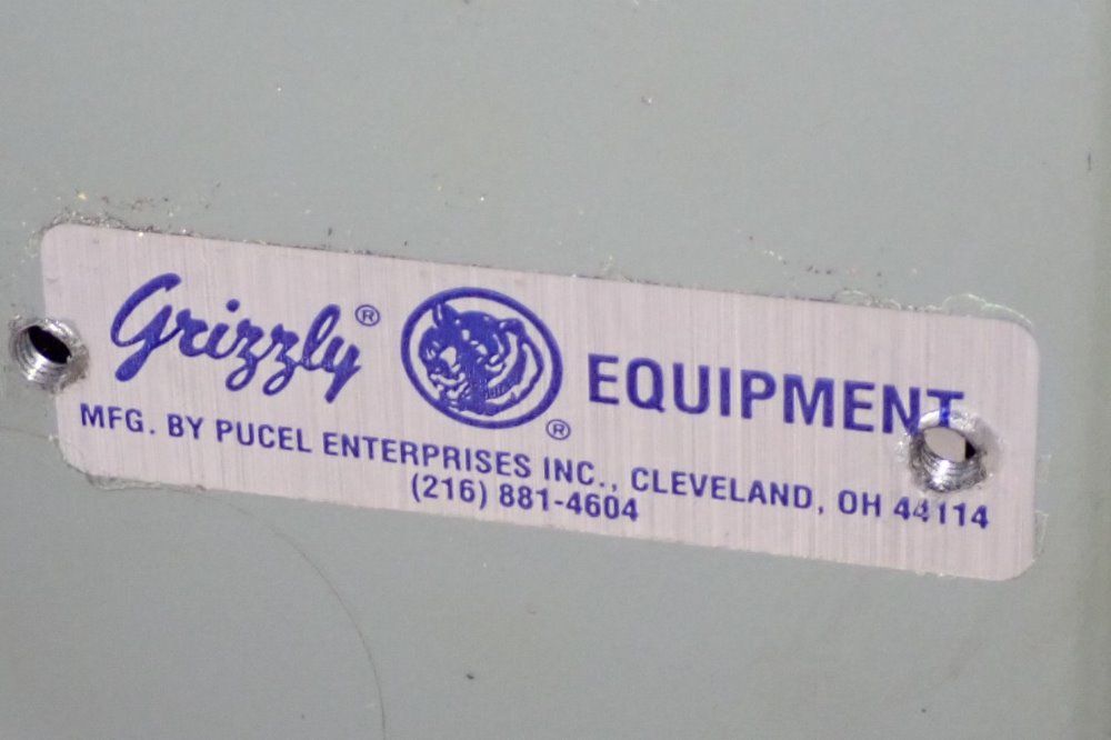 Grizzly 71 1/2" X 37" X 36" Workbench