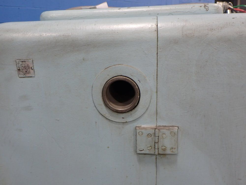 Schaerer Lathe Wsteadyrest  2 Chucks