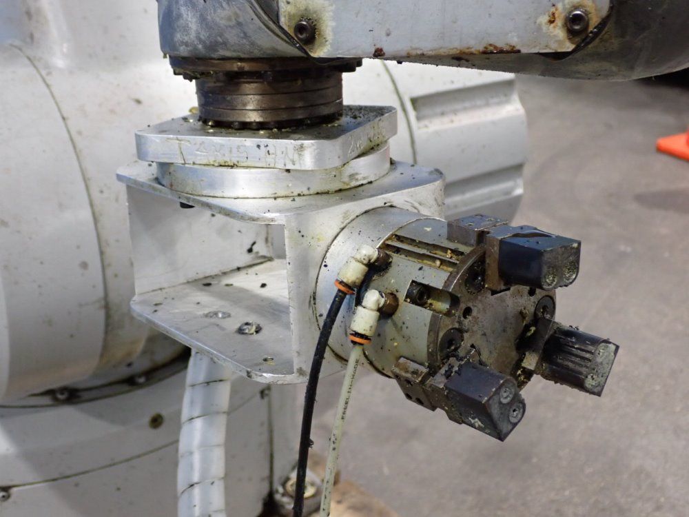 Yaskawa 22lb Paint Robot - Px2750