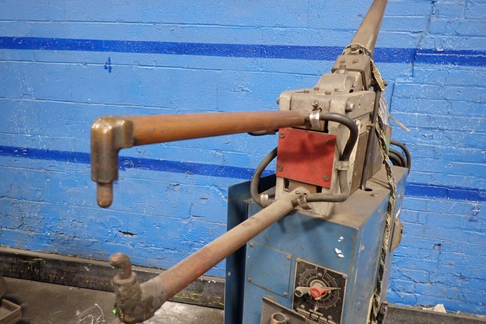 Miller 460v/95 A Spot Welder