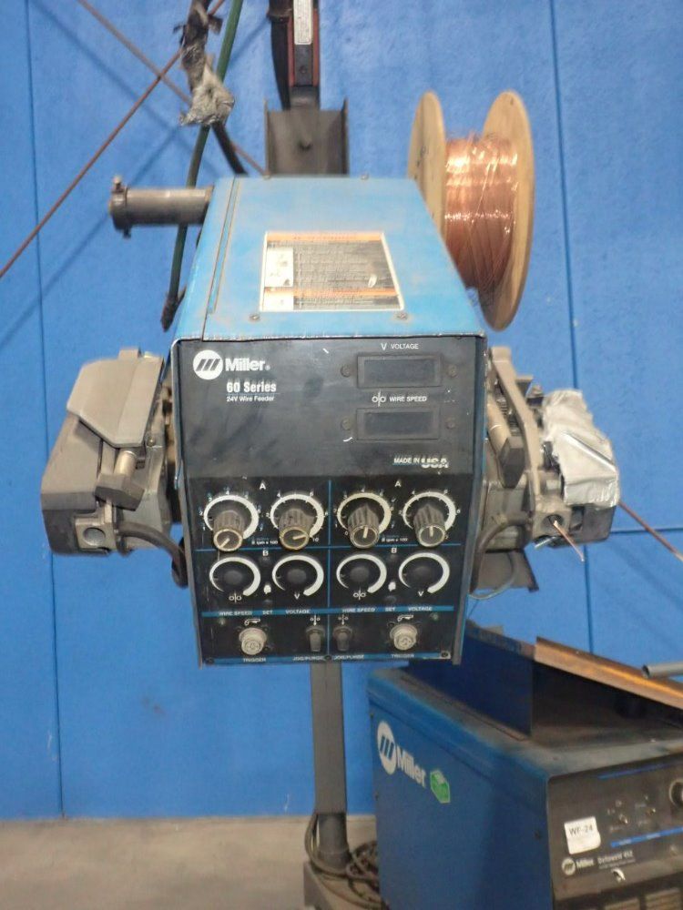 Miller 450 A Cv/dc Welder & Welding Boom - Deltaweld 452