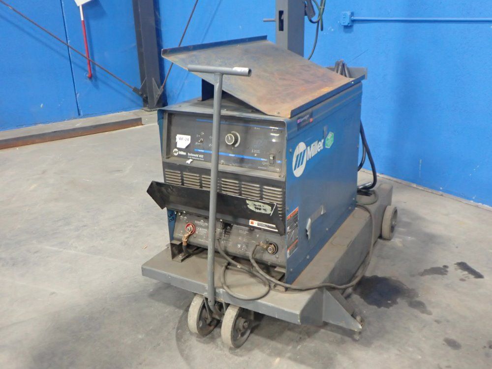 Miller 450 A Cv/dc Welder & Welding Boom - Deltaweld 452