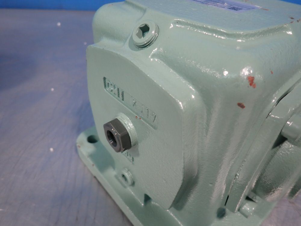 Tsubaki 1:1 Ratio Gear Reducer - Edgm-1-r-y