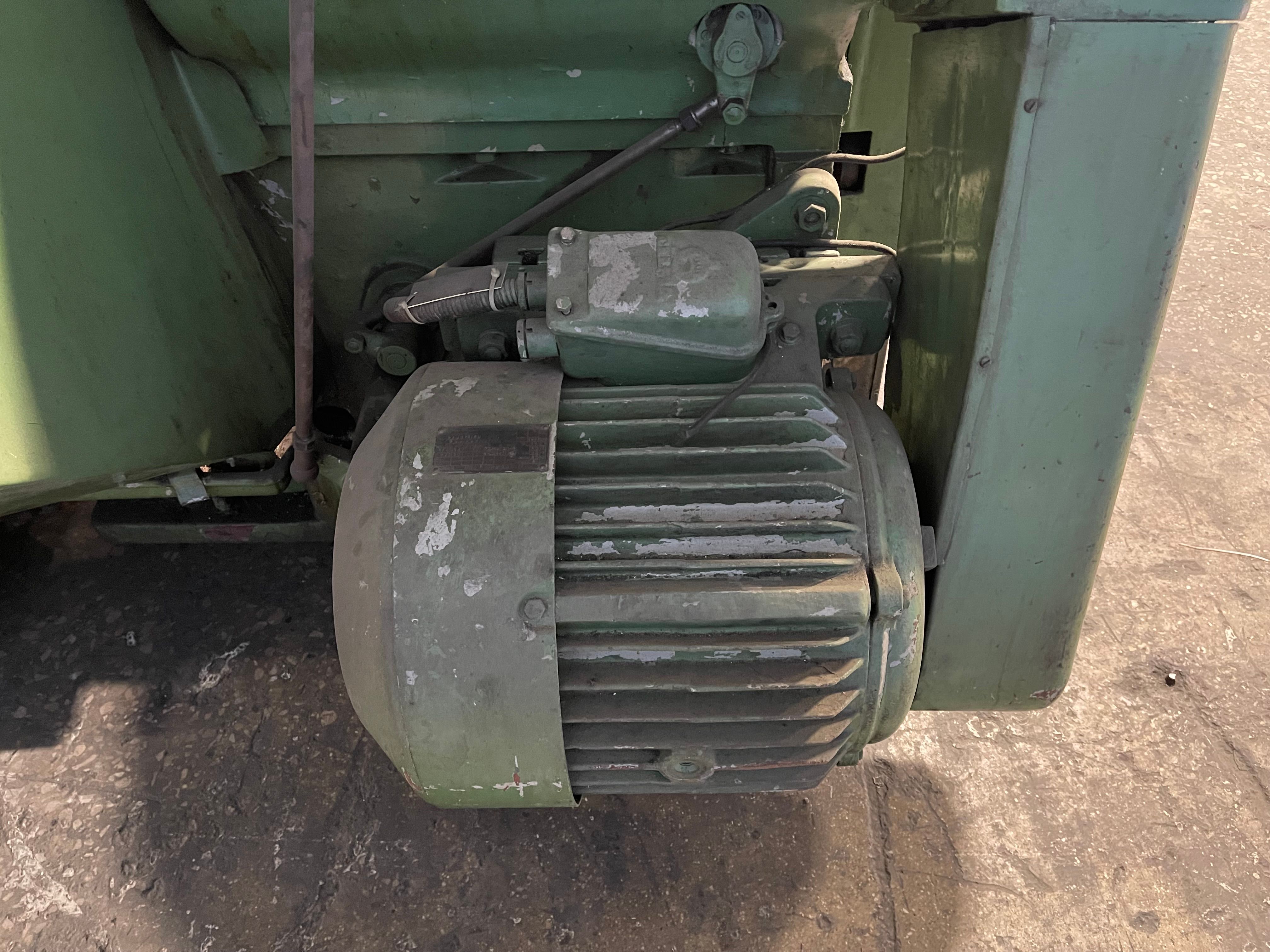 Poreba  Gap Bed Lathe