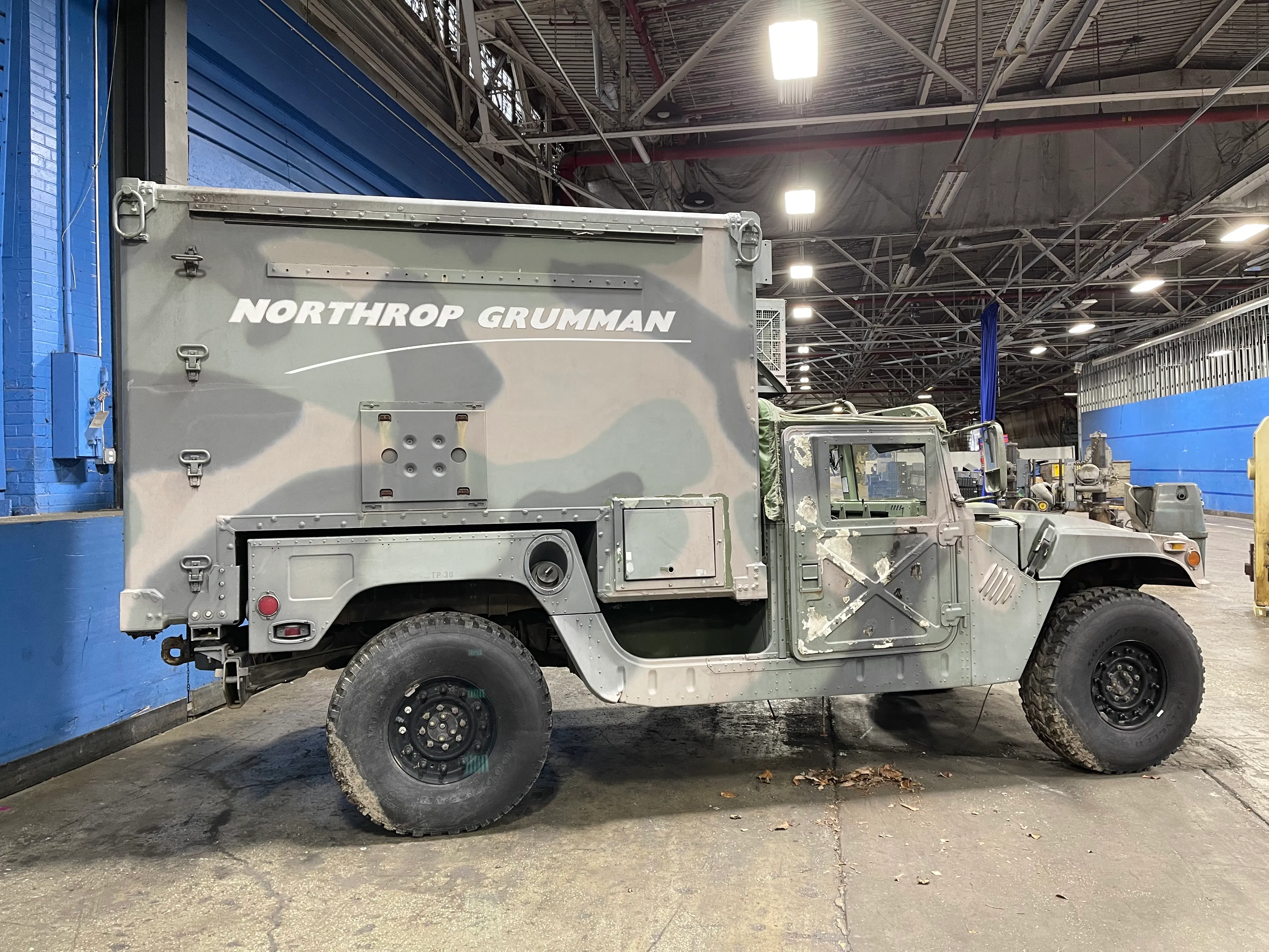 Humvee Military Vehicle - Mfr- Am General