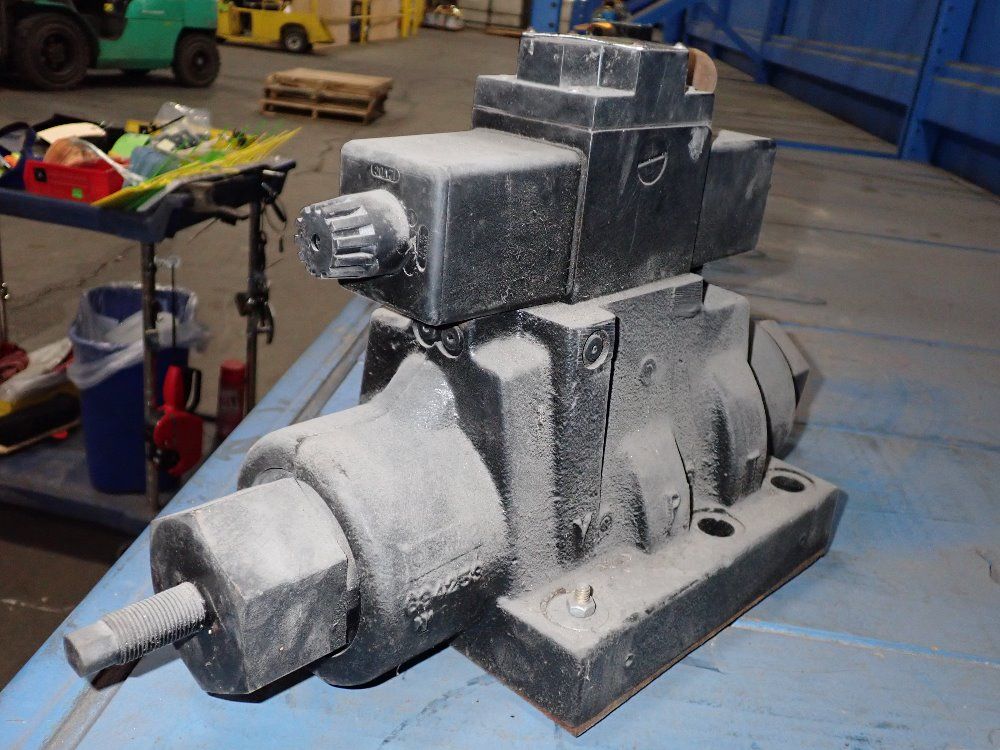 Parker Hydraulic Valve