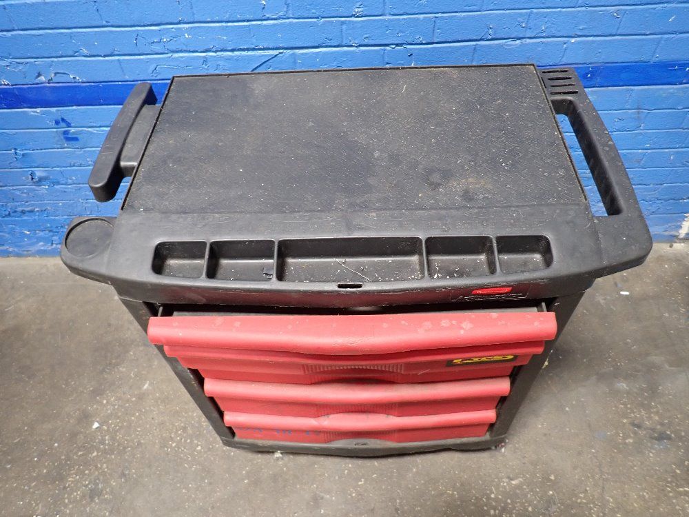 Rubbermaid 5 Drawers/16 1/2" X 22" Tool Cabinet