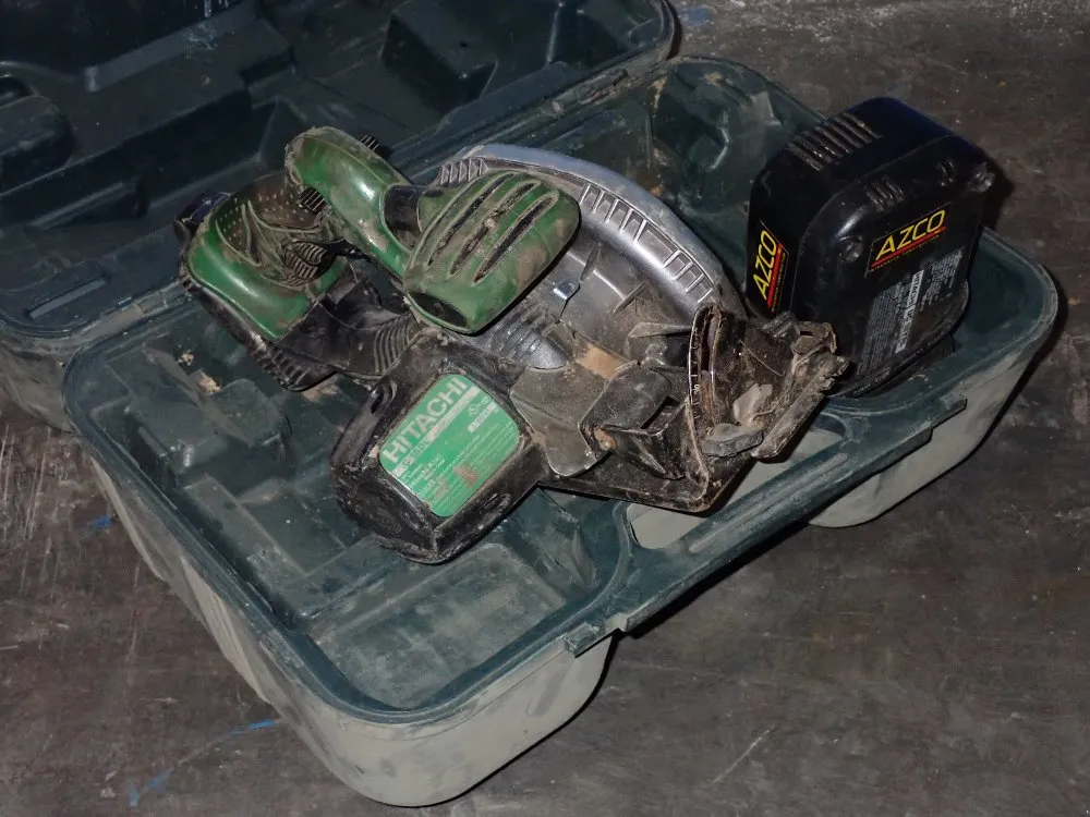 Hitachi 6" Cordless Circular Saw - C18dl