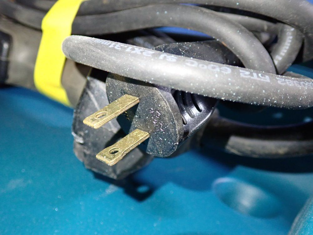 Hitachi 15/16" Impact Wrench - Wr25se