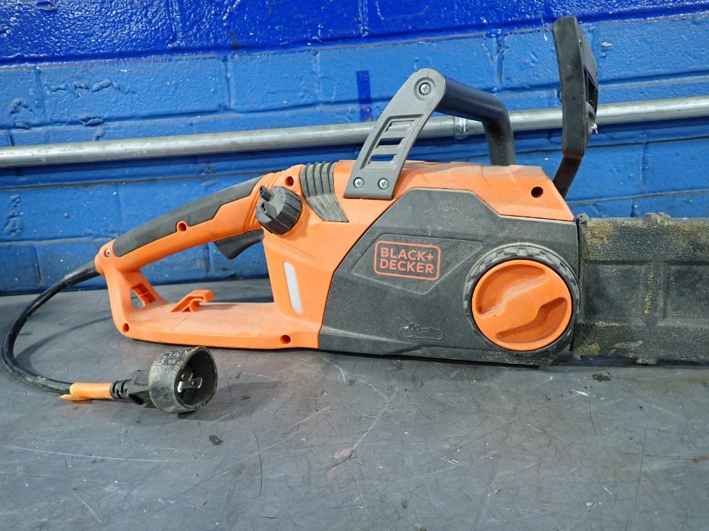 Black  Decker Electric Chain Saw