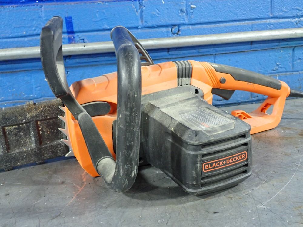 Black  Decker Electric Chain Saw