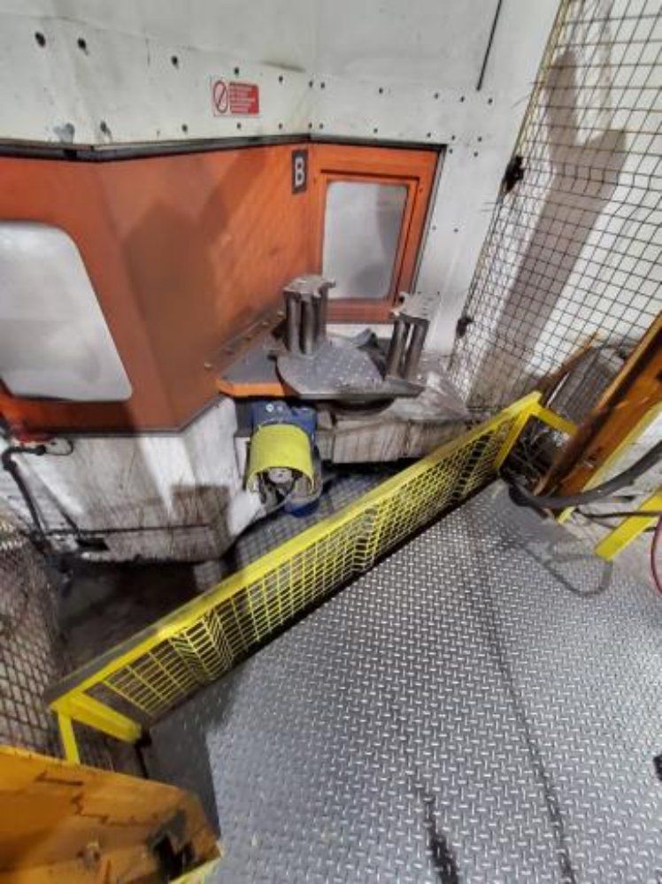 Maus Series 600 Fettling Machine