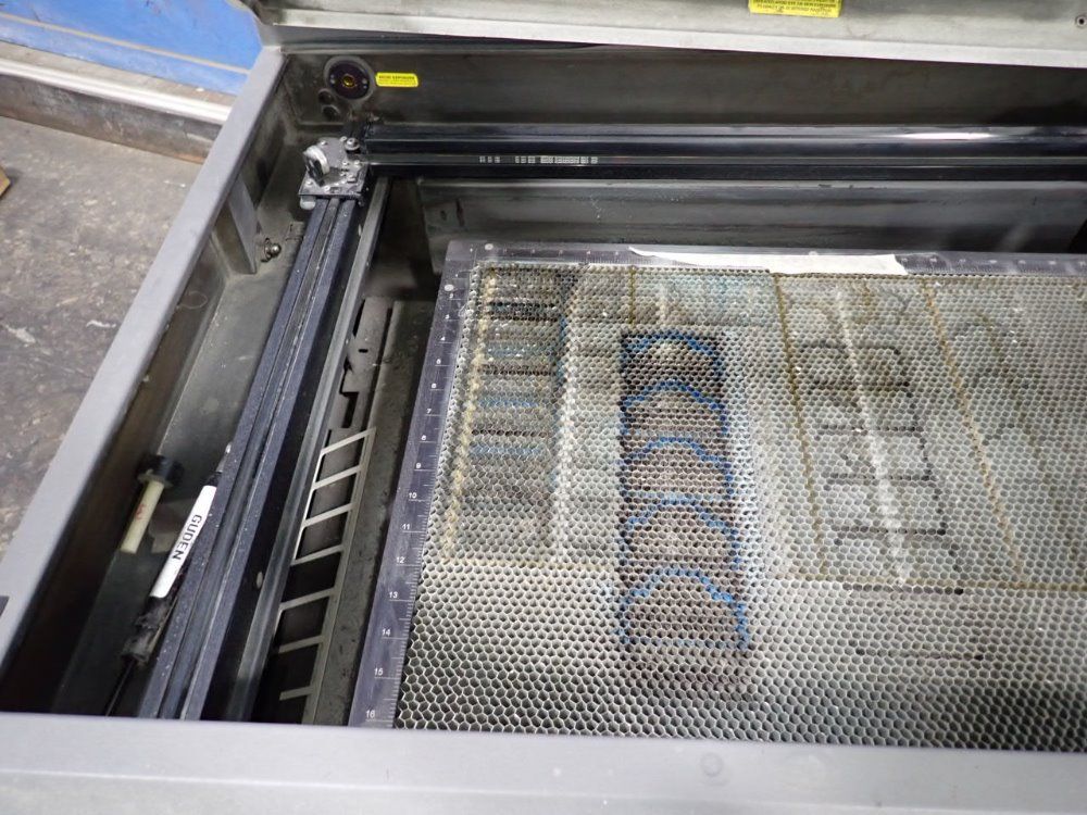 Universal Universal V460 Laser Engraver