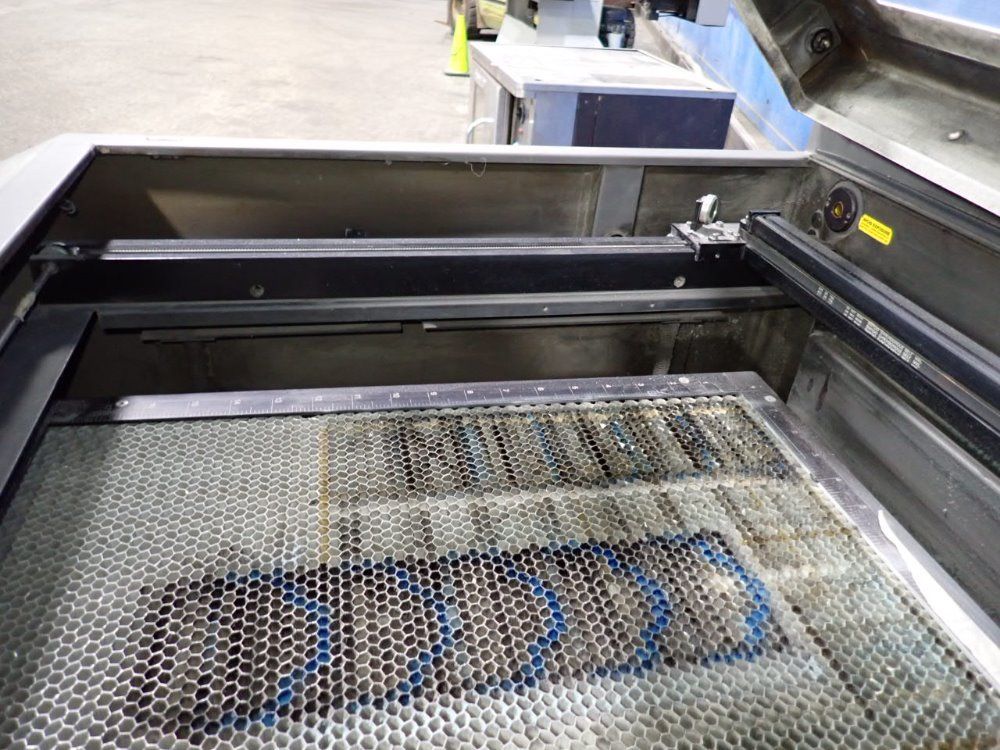 Universal Universal V460 Laser Engraver