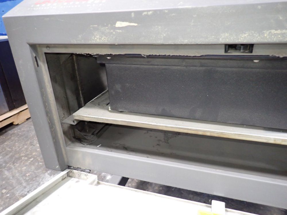 Universal Universal V460 Laser Engraver