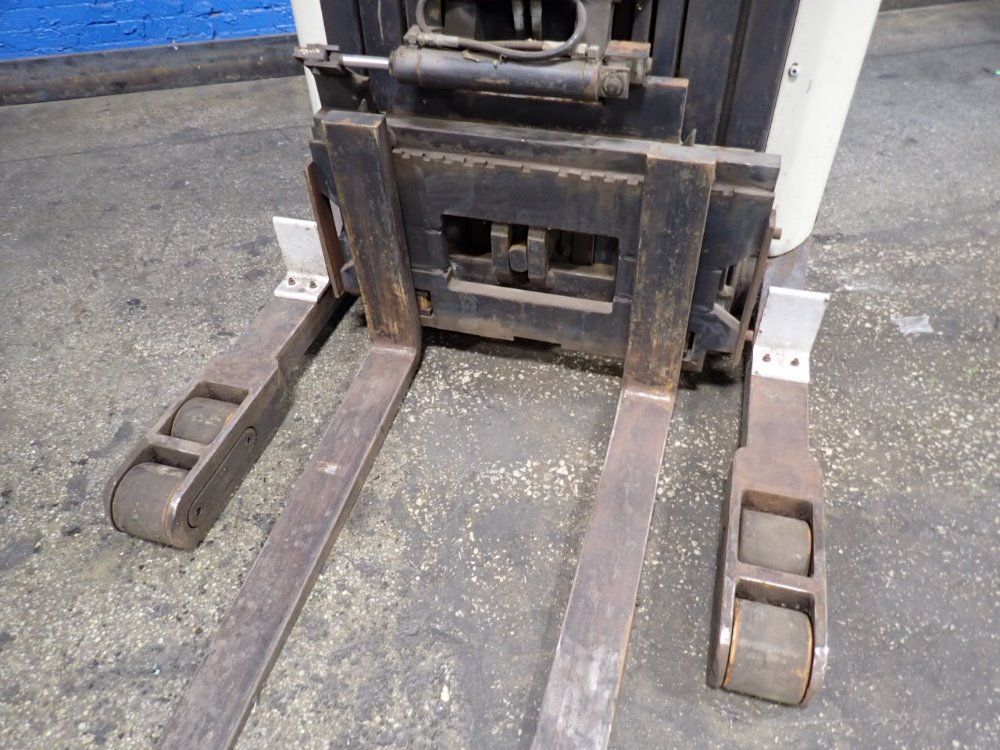 Crown Crown Rr522045 Electric Forklift