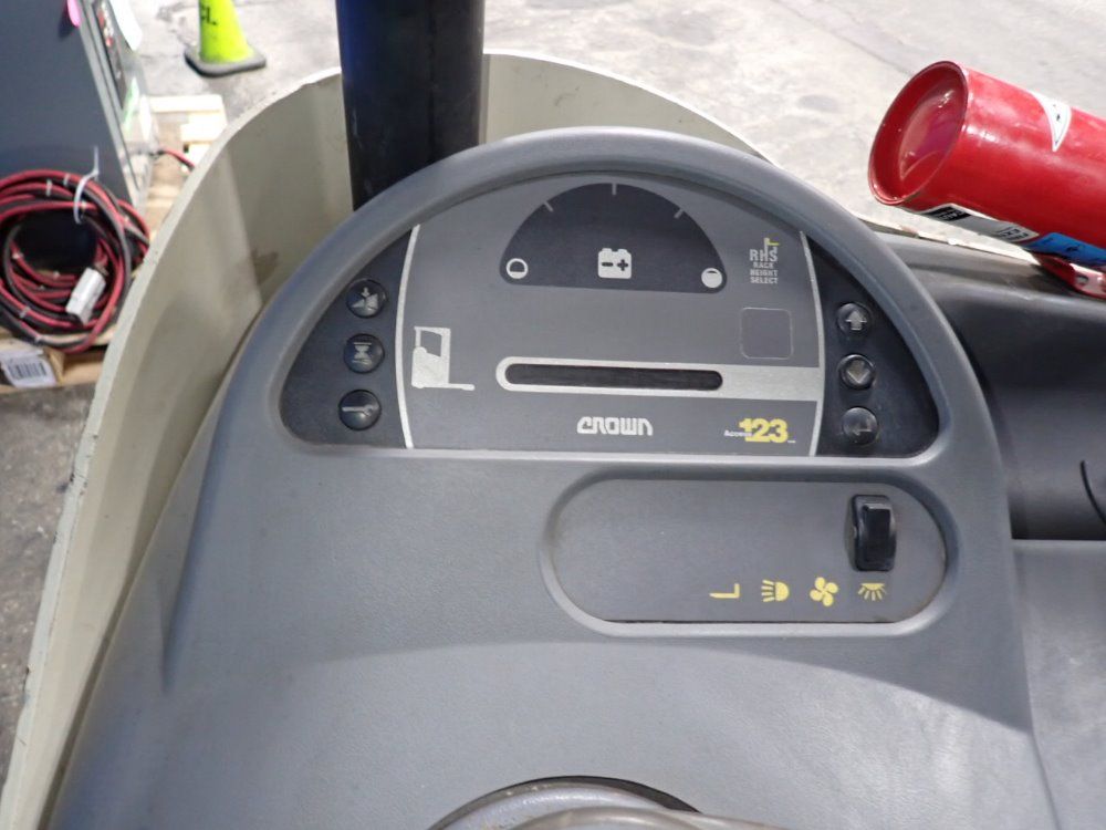 Crown Crown Rr522045 Electric Forklift